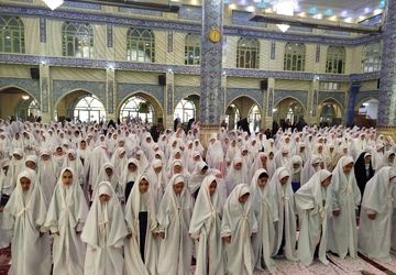 گشوده شدن بال‌های بندگی بر شانه‌های ۱۵۰۰ فرشته در مسجد جامع مراغه