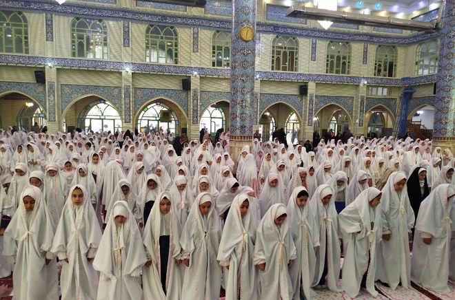 گشوده شدن بال‌های بندگی بر شانه‌های ۱۵۰۰ فرشته در مسجد جامع مراغه