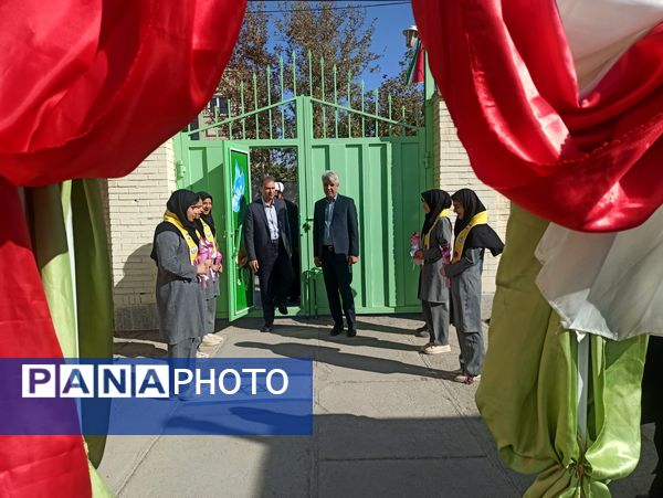 انتخابات شورای دانش آموزی در دبیرستان دخترانه امید 