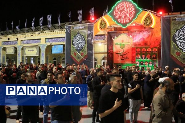 شب نهم محرم در حریم بی‌بی سکینه(س)،میزبانی از دلدادگان ابا عبدالله الحسین (ع) با نماز جماعت، نوای عزا و سفره اطعام