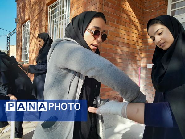 آموزش اطفای حریق و ایمنی به دانش آموزان دبیرستان مادرمهربان خلیل آباد