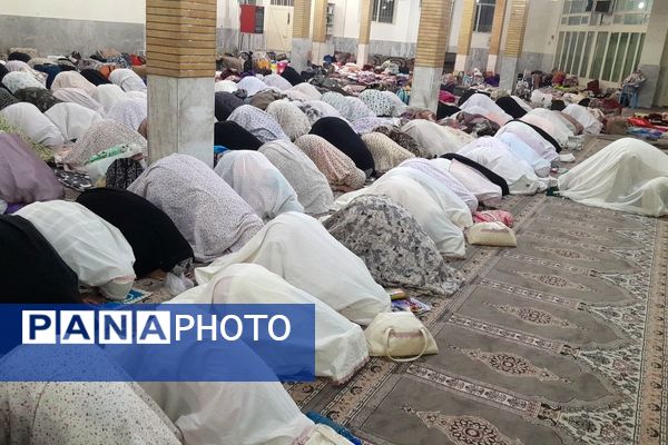 لحظات نورانی اعتکاف و نماز جماعت در مسجد امام حسن عسگری(ع)