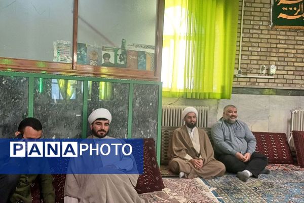 محفل انس با قرآن کریم با حضور پرشور دانش‌آموزان شهر آبسرد شهرستان دماوند
