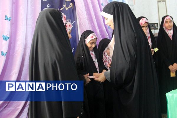 افتتاحیه محفل انس با قرآن‌کریم در دبیرستان جوادالائمه بهارستان‌دو