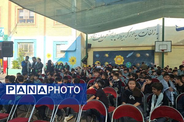 سوگواری معنوی در شیخ جنید(ره)؛ مدرسه غرق در عطر فاطمیه