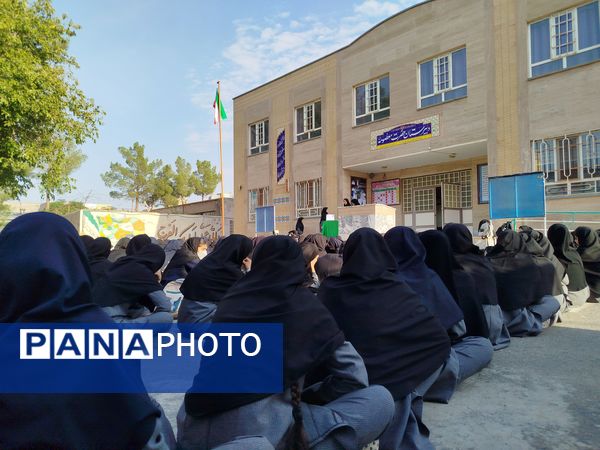 برگزاری مراسم عزاداری شهادت شهید سید حسن نصرالله در دبیرستان حضرت معصومه (س) شهرستان خلیل‌آباد