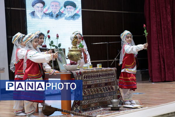 جشنواره علمی و ادبی شهریارخوانی دانش‌آموزی در تبریز