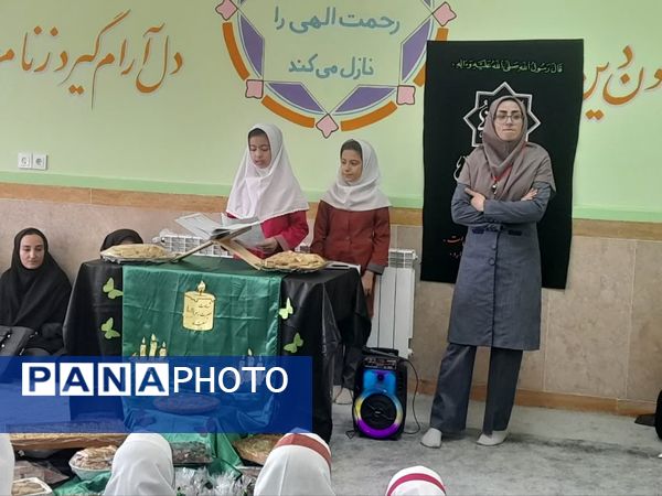 مراسم معنوی روضه حضرت فاطمه زهرا (س) در دبستان فردوس