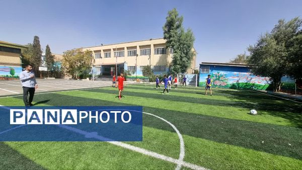 افتتاح زمین چمن مصنوعی دبیرستان اندیشه شاهد منطقه ۱۶