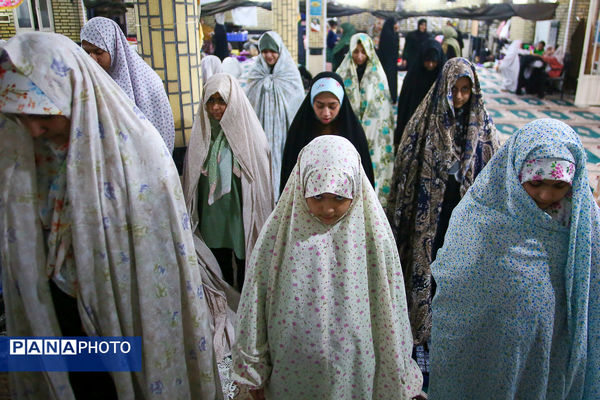 اعتکاف دانش‌آموزی در مسجد قائمیه