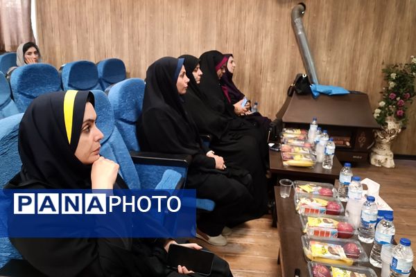 برگزاری جلسه هم‌اندیشی طرحواره اولیای پایه اول ابتدایی در شهرستان قدس