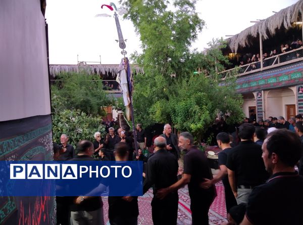 اقامه عزای سنتی در حسینیه گود بیرجند با قدمت ۱۰۰ ساله