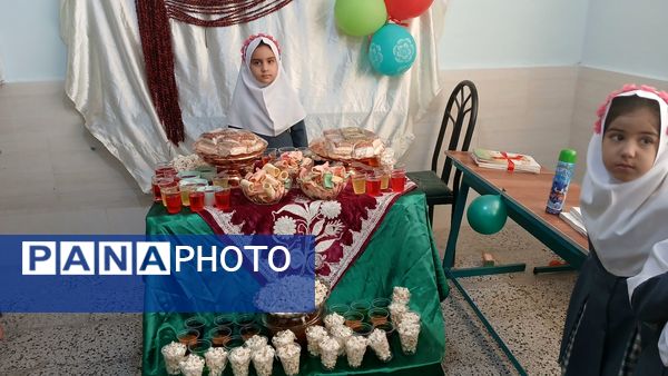  جشن‌ شکوفه‌ها‌ در‌ دبستان‌ شهید‌ دیالمه‌