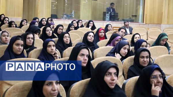 تجلیل از برگزیدگان جشنواره تجارب برتر تربیتی شهرستان زارچ