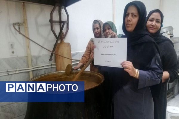 مراسم ولادت حضرت فاطمه زهرا (س) و روز مادر در دبیرستان شهید مجید دهنوی