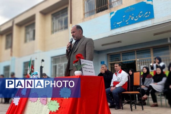 برنامه متمرکز مانور زلزله و ایمنی در دبیرستان فاطمیه شهر آببر