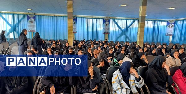 کارگاه مشاوره تحصیلی در مدرسه حضرت زینب (س) شهرستان اسدآباد 