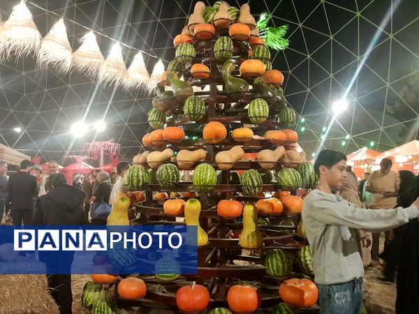 طعم و رنگ در باغ پاییز مشهد