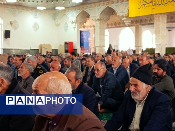 نماز جمعه این هفته شهرستان کاشمر با حضور پر رنگ مردم شهرستان کاشمر برگزار شد 