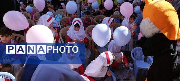 جشن غنچه‌ها در شهرستان فریدونشهر