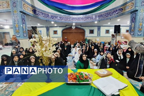 اعتکاف دختران آسمان با محوریت بصیرت نوجوان و حاج قاسم سلیمانی در باقرشهر 