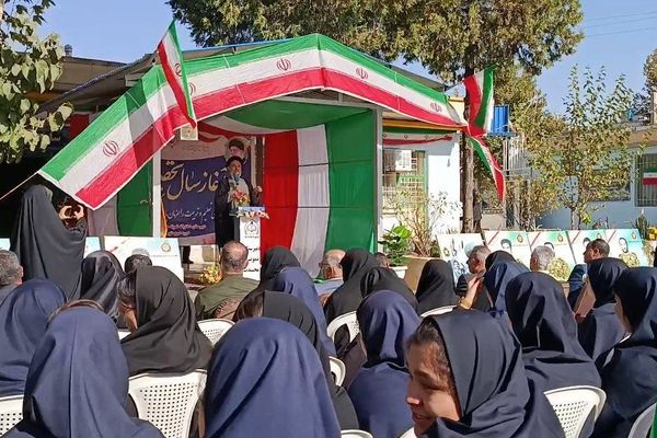 مراسم بازگشایی مدارس و گرامیداشت روز قدس در دبیرستان نمونه بروجرد برگزار شد