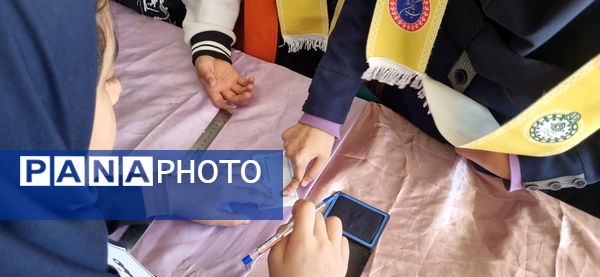 انتخابات شورای دانش آموزی در دبیرستان نرجس 