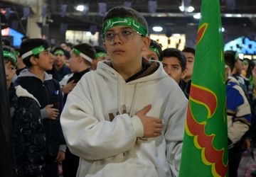 نوای عاشقی دانش‌آموزان در مراسم «نوگلان فاطمی» بهارستان‌دو