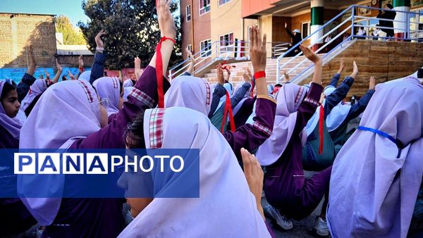 شور میهنی در صف دانش‌آموزان نظرآباد