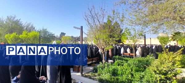 برپایی نماز عید سعید فطر در پارک شهدای کوچه بیوک