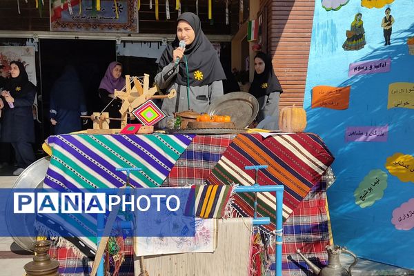 گرامیداشت روز دانش‌آموز در دبیرستان فرزانگان قائمشهر
