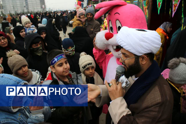 جلوه های حضور خادمان نوجوان در شادپیمایی مسجد جمکران