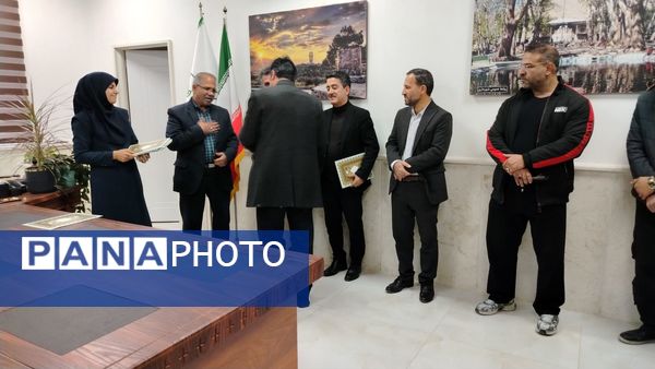 ملایر، شهر جهانی انگور و مبل و منبت ایران زمین