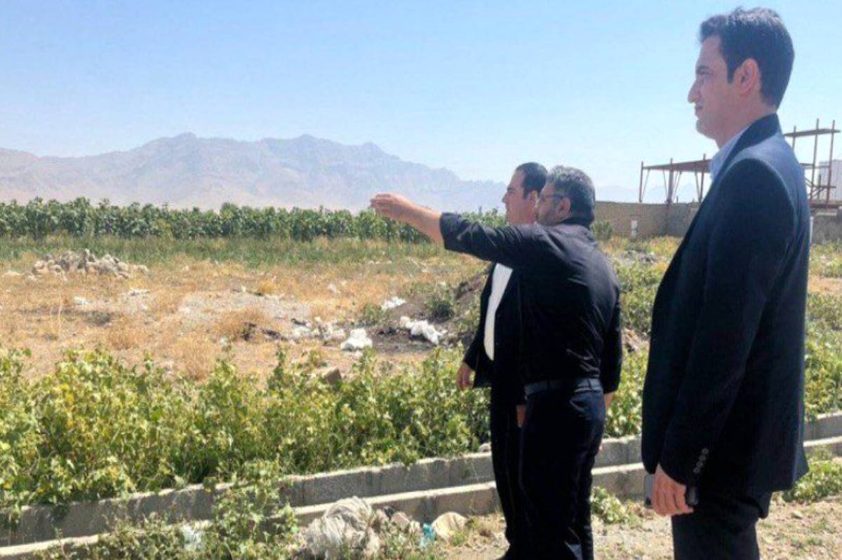  رایزنی برای ساخت مدرسه در زمین وقفی شترخُفت نورآباد لرستان