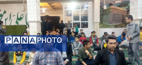 حضور دانش‌آموزان دبستان پسرانه فضیلت در نمایش آیینی یاس نبوی