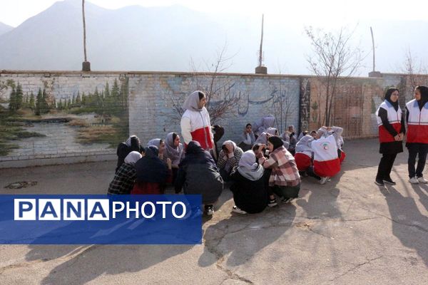 در سایه سکون؛ زنگ ایمنی و زلزله در دبیرستان اندیشه‌نفیس به صدا درآمد