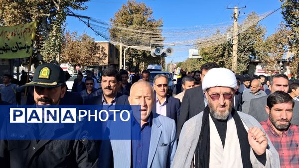 روز ۱۳ آبان: درخششی دیگر در تاریخ شهرستان سلسله با راهپیمایی دانش‌آموزان و مردم