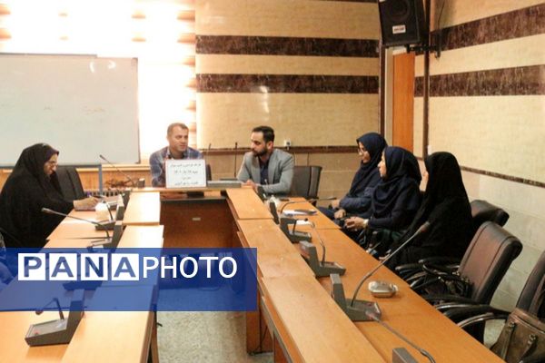 کارگاه طراحی سؤالات استاندارد ریاضی در فیروزکوه 