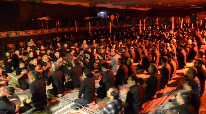 مراسم عزاداری شب پنجم محرم در هیئت فرهنگیان دهه اول محرم