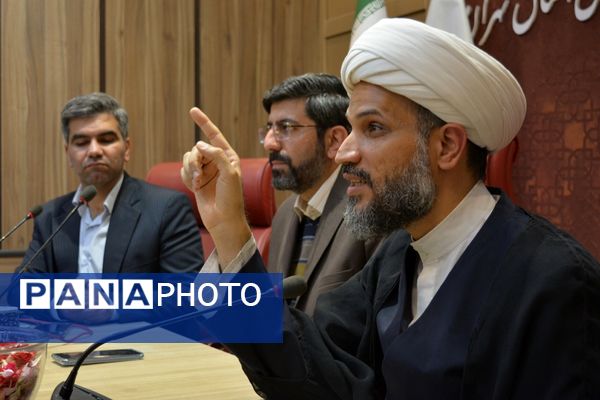 بدرقه دانش‌آموزان عمره‌گزار دختر شهرستان‌های استان تهران