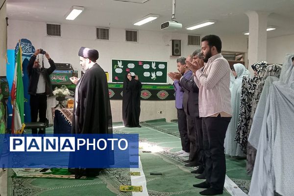  زنگ نماز در هنرستان آفرینش پردیس با حضور امام جمعه و مدیر آموزش و پرورش