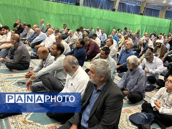 حضور دانش‌آموزان و فرهنگیان در نماز‌ جمعه صفادشت