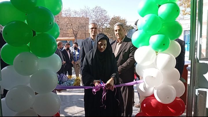 آیین نواختن زنگ کتاب و کتابخوانی در دبستان تربیت