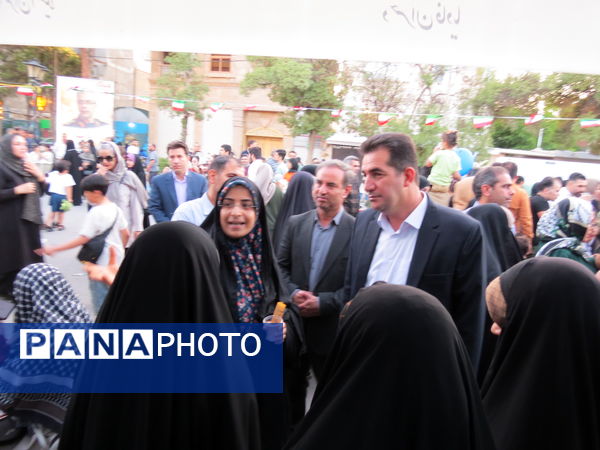 بازدید مدیرکل آموزش پرورش استان خراسان شمالی از غرفه‌های غدیرخم در بجنورد