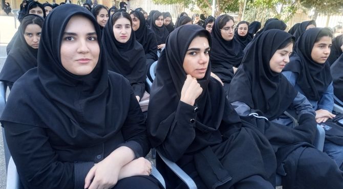 حس و حال دانش آموزان در روز اول مهر در مدسه نمونه دولتی ۹ دی یاسوج