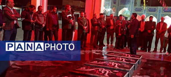 غبار روبی مقبره شهدای گمنام نیشابور