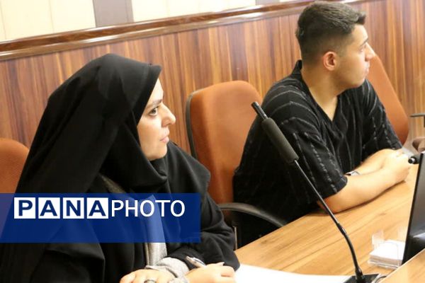 تجلیل از دانش‌آموز خبرنگاران پانا ناحیه یک شهرری به مناسبت روز خبرنگار