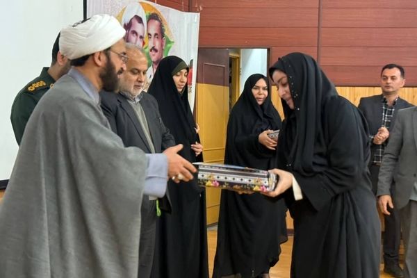 هفته امور تربیتی با شعار تربیت آرمانی در آمل 