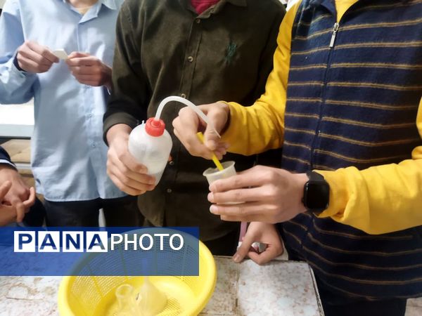 بازدید دانش‌آموزان دبیرستان نمونه دانش از پژوهشسرای رازی