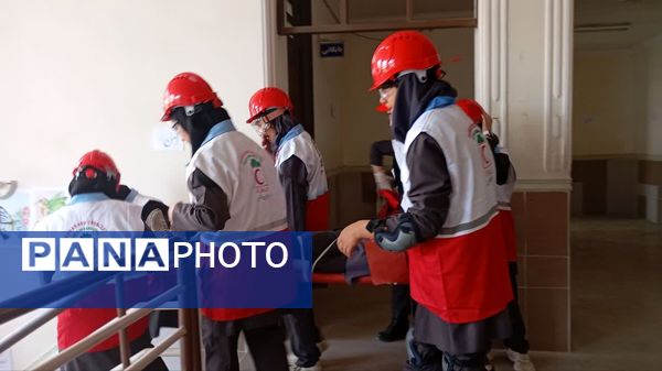 برگزاری مراسم متمرکز مانور زلزله و ایمنی مدارس در سرخنکلاته
